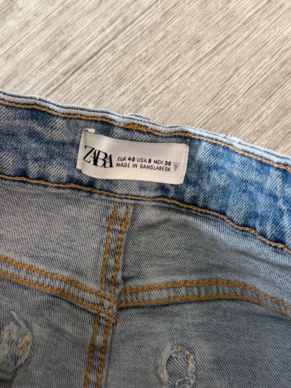 Zara Distressed Denim Shorts - Light Blue - Picture 3 of 4